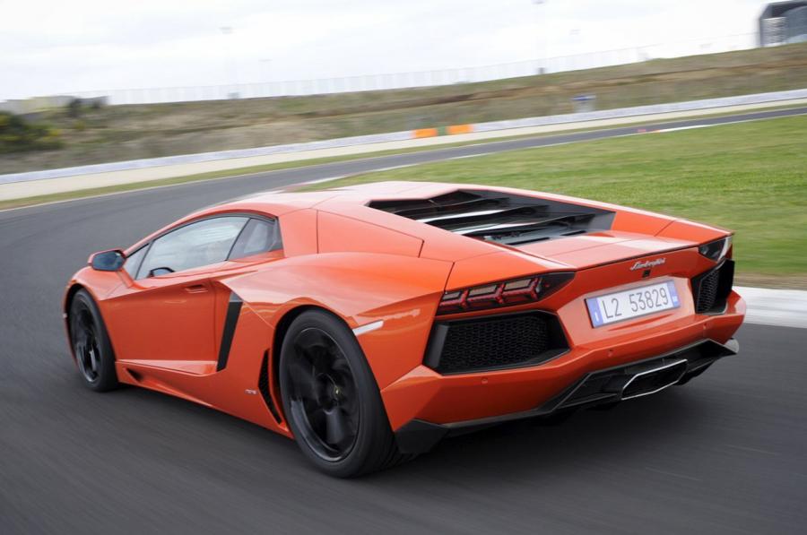  Lamborghini Aventador LP700-4 2011 года  (фото 160 из 204)